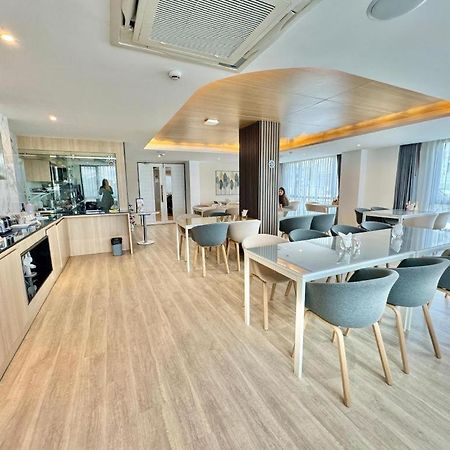 Resort Bangphlat Bangkok Luaran gambar