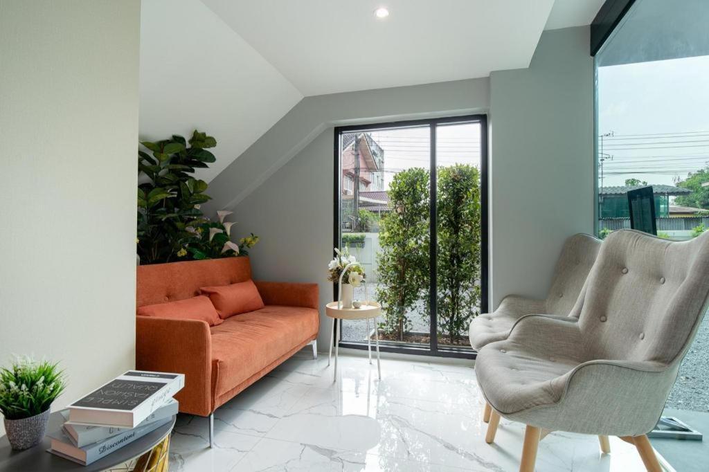 Resort Bangphlat Bangkok Luaran gambar