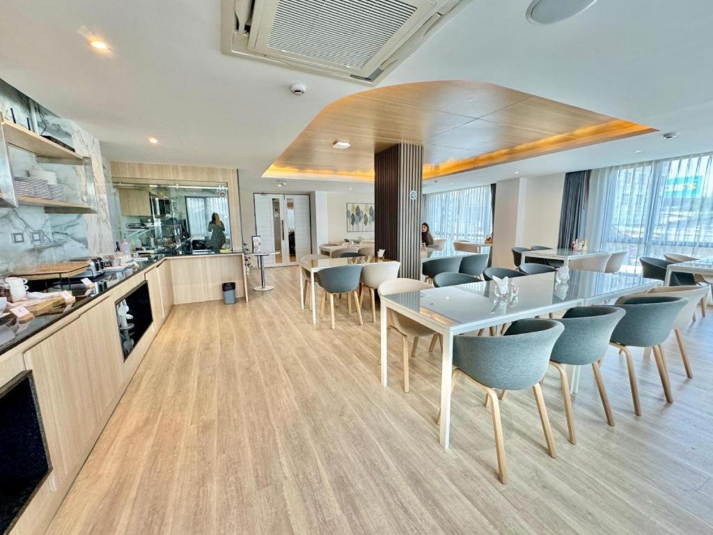 Resort Bangphlat Bangkok Luaran gambar