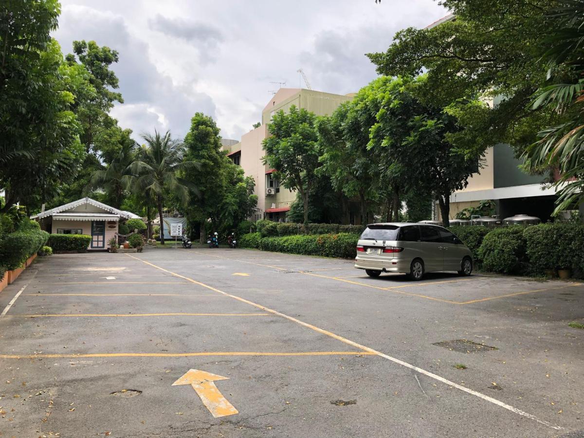 Resort Bangphlat Bangkok Luaran gambar