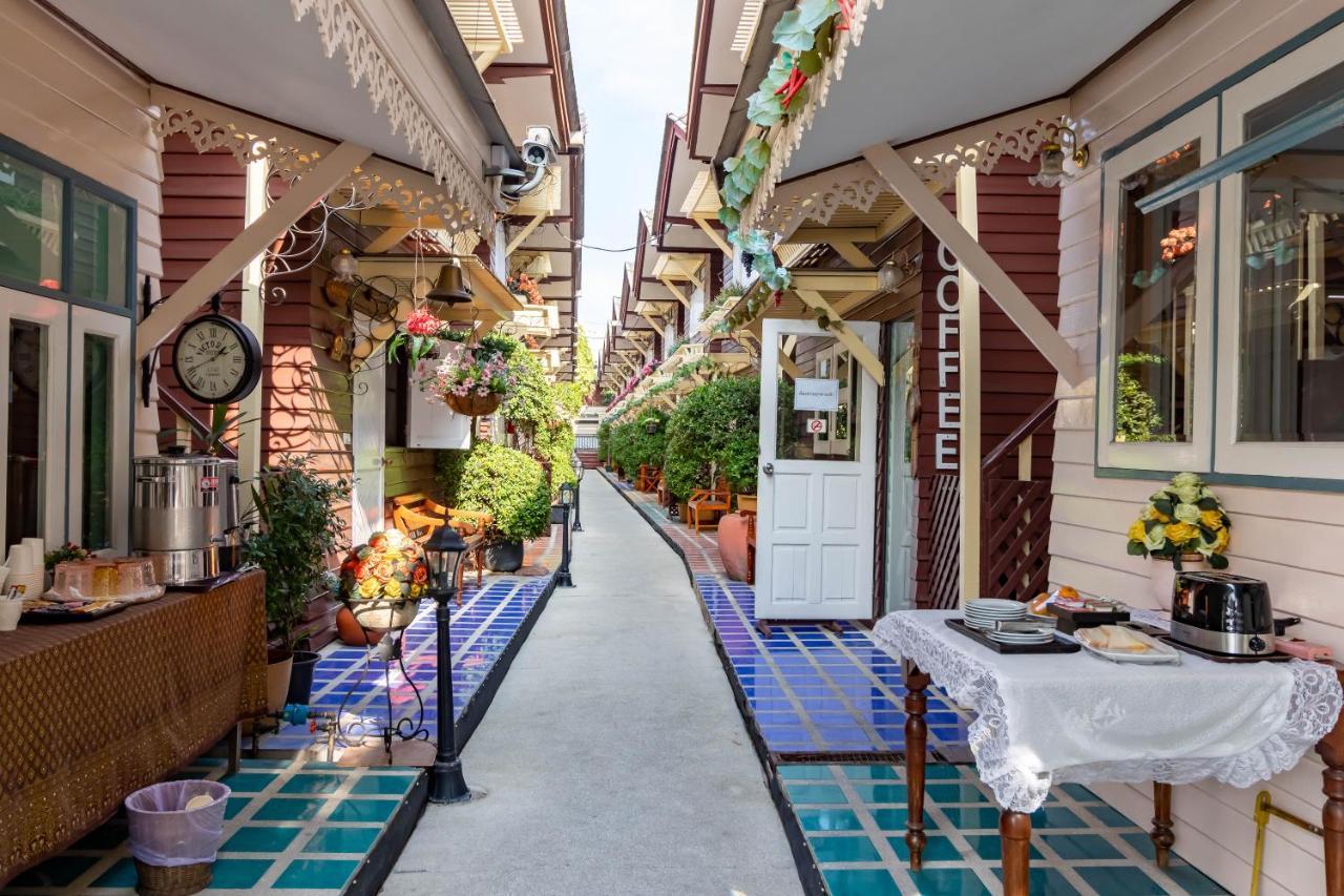 Resort Bangphlat Bangkok Luaran gambar