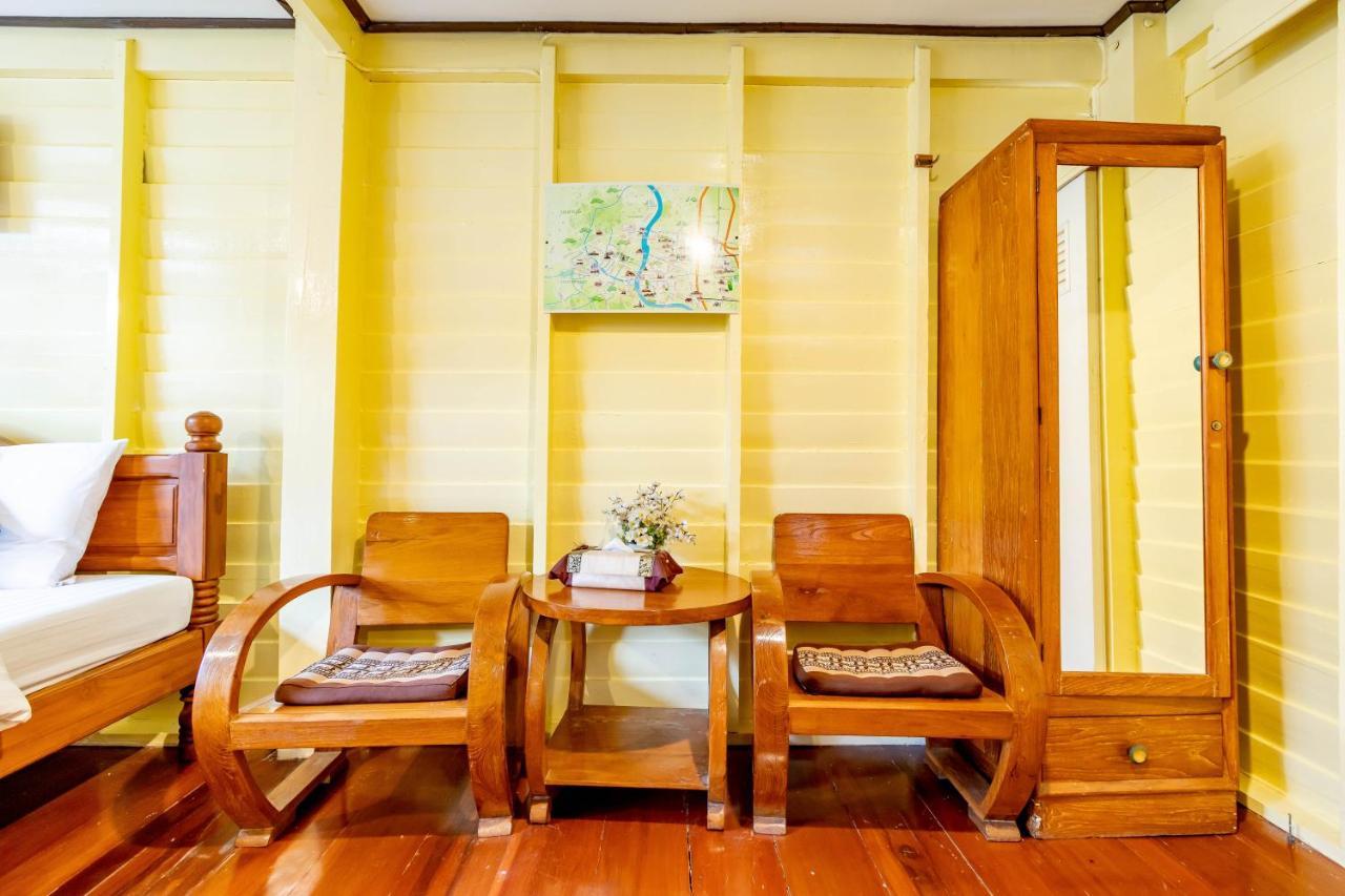 Resort Bangphlat Bangkok Luaran gambar