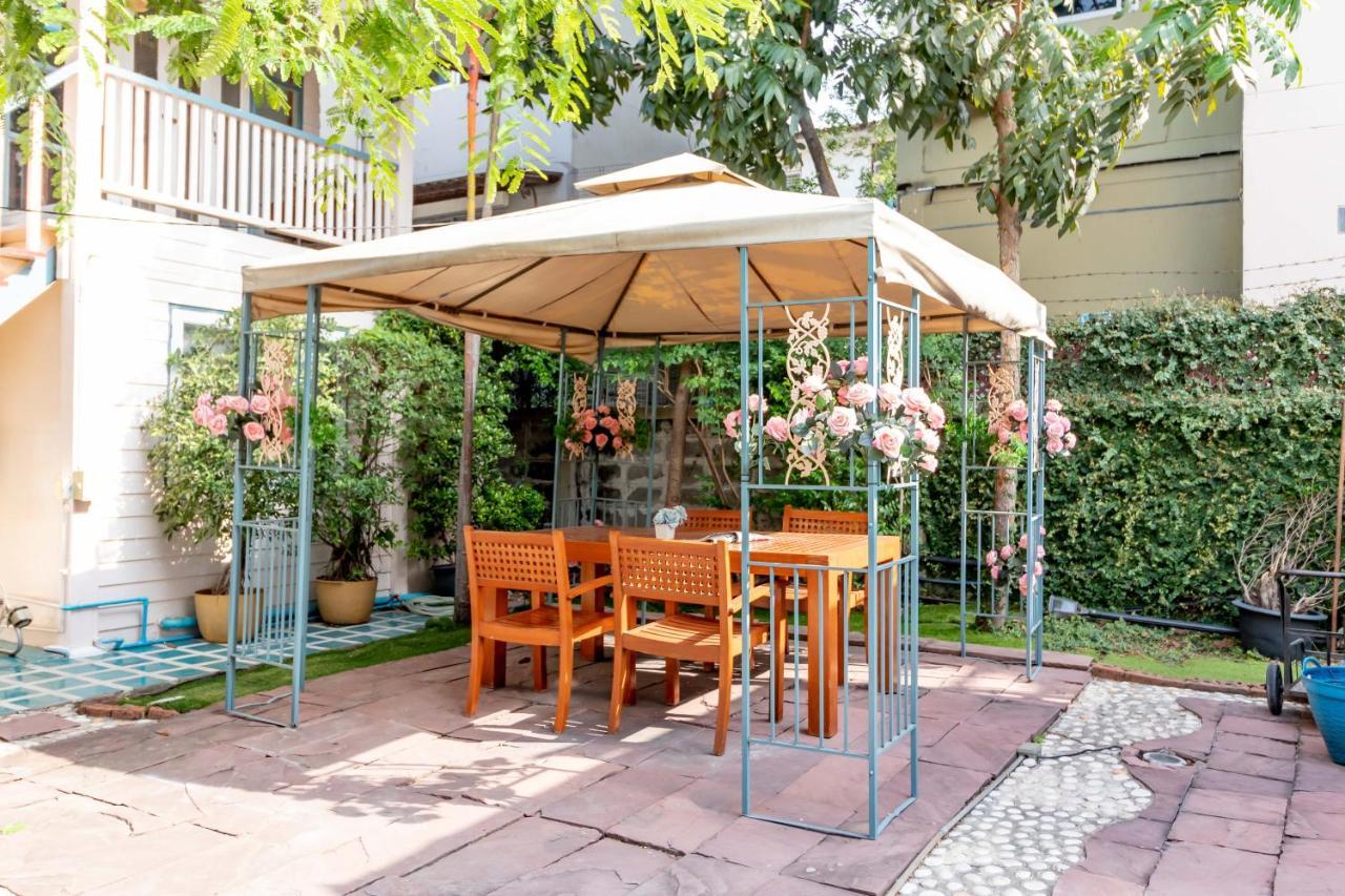 Resort Bangphlat Bangkok Luaran gambar